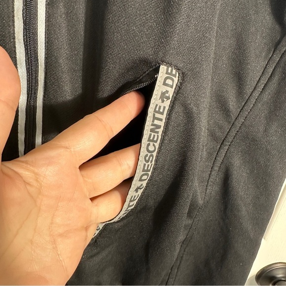 Vintage Descente ski vest, L, zip front, reflective accents, safety, visible - Picture 6 of 9